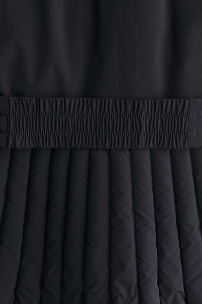 Waterafstotende ski-jas met afritsbare capuchon en getailleerde pasvorm voor dames