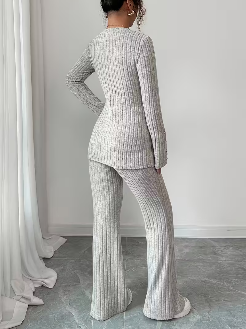 Damesset met top met lange mouwen en wijde broek