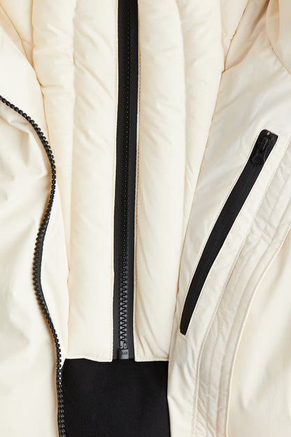 Waterafstotende ski-jas met afritsbare capuchon en getailleerde pasvorm voor dames