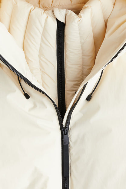 Waterafstotende ski-jas met afritsbare capuchon en getailleerde pasvorm voor dames